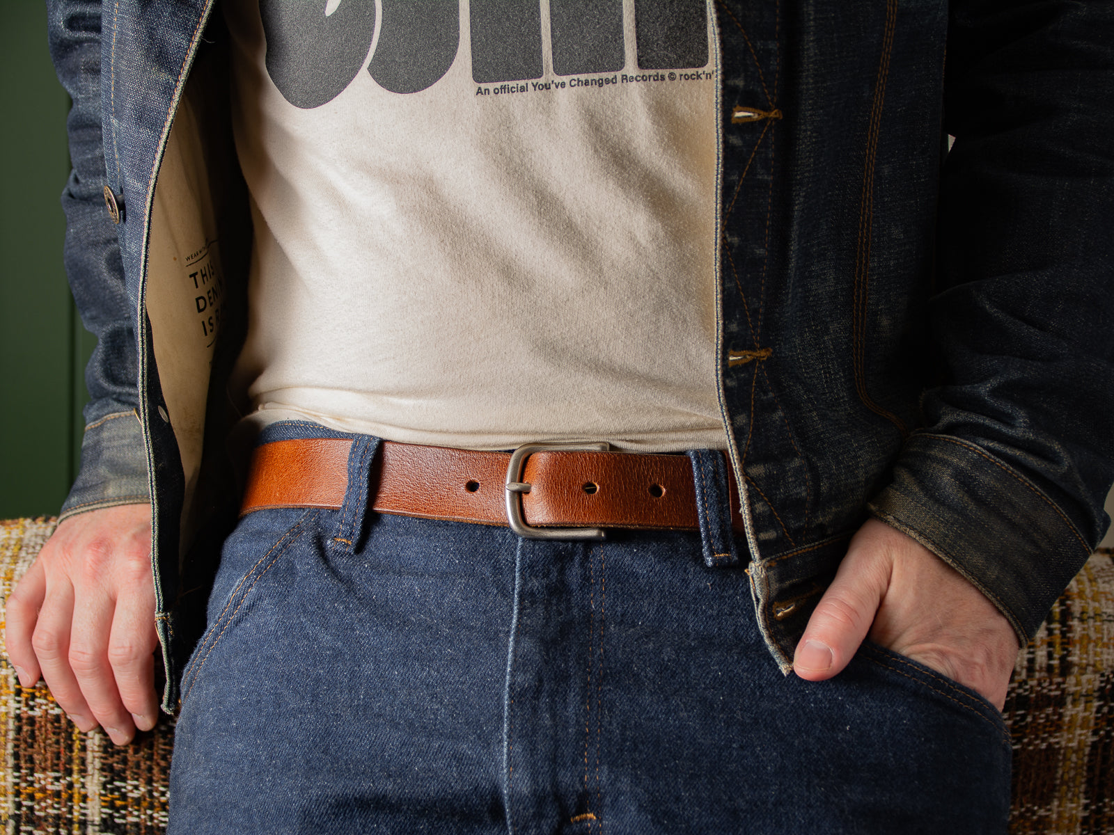 Canadian-tuxedo wearing fella, donning an Ashfield leather belt in tan with nickel hardware