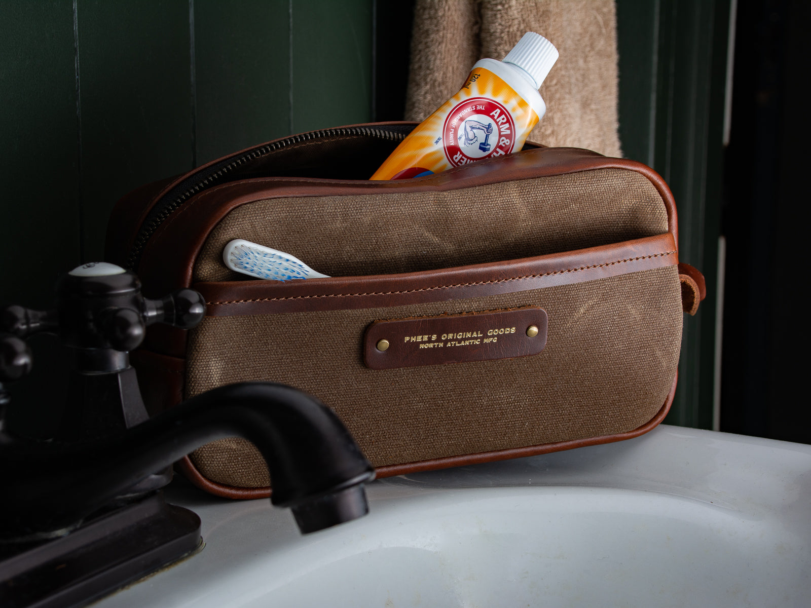 Dominion Dopp Kit