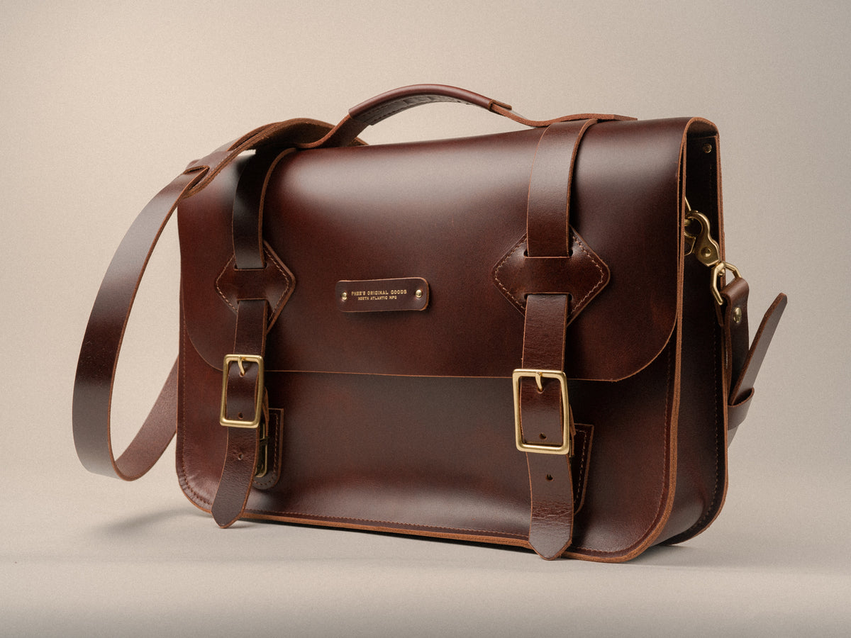 Photo of the front side of the glengarry messenger laptop bag in full grain leather canadian made